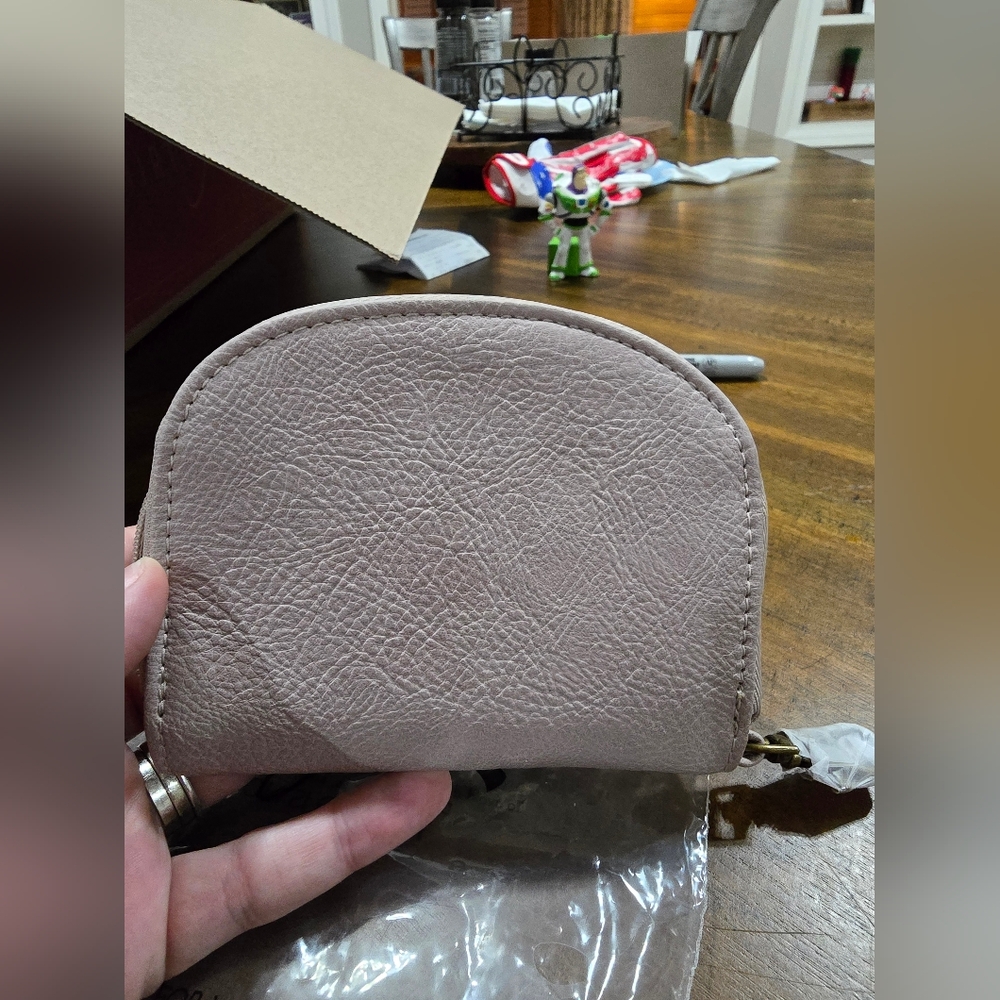 Half-moon card wallet from thirty-one.